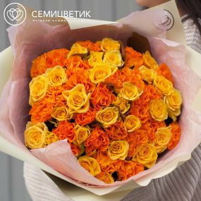 Букет из 51 оранжевой и желтой розы 35-40 см (Россия)