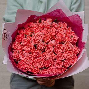 Букет из 51 коралловой розы 35-40 см (Россия)