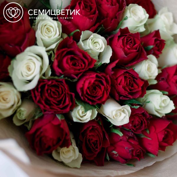 Букет из 35 красных и белых роз микс (Кения) 40 см Standart