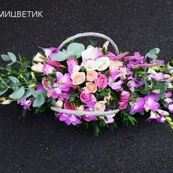 Композиция из орхидеи дендробиум, каллы и розы Аква