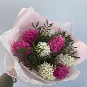 Букет из 9 ароматных гиацинтов