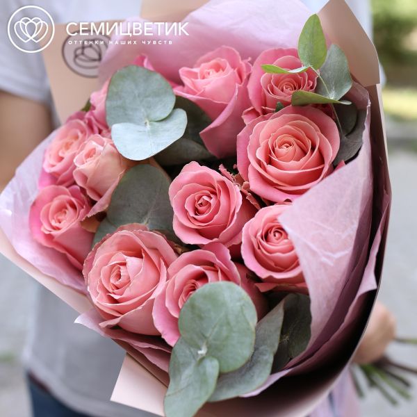 Букет из 11 роз (Эквадор) 50 см Hermosa с эвкалиптом