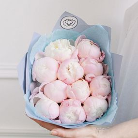 Букет на годовщину свадьбы  из 11 нежно-розовых пионов Gardenia Premium