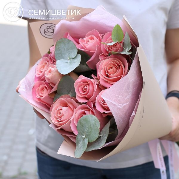 Букет из 11 роз (Эквадор) 50 см Hermosa с эвкалиптом